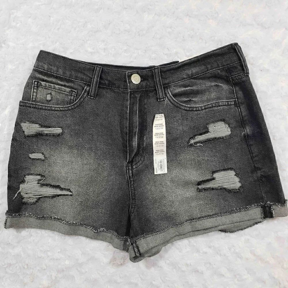 SO High Rise Mom Short Size 13 31W